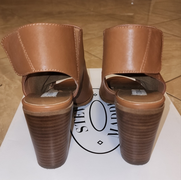 Steve Madden Tan nonstp heels - Picture 4 of 5